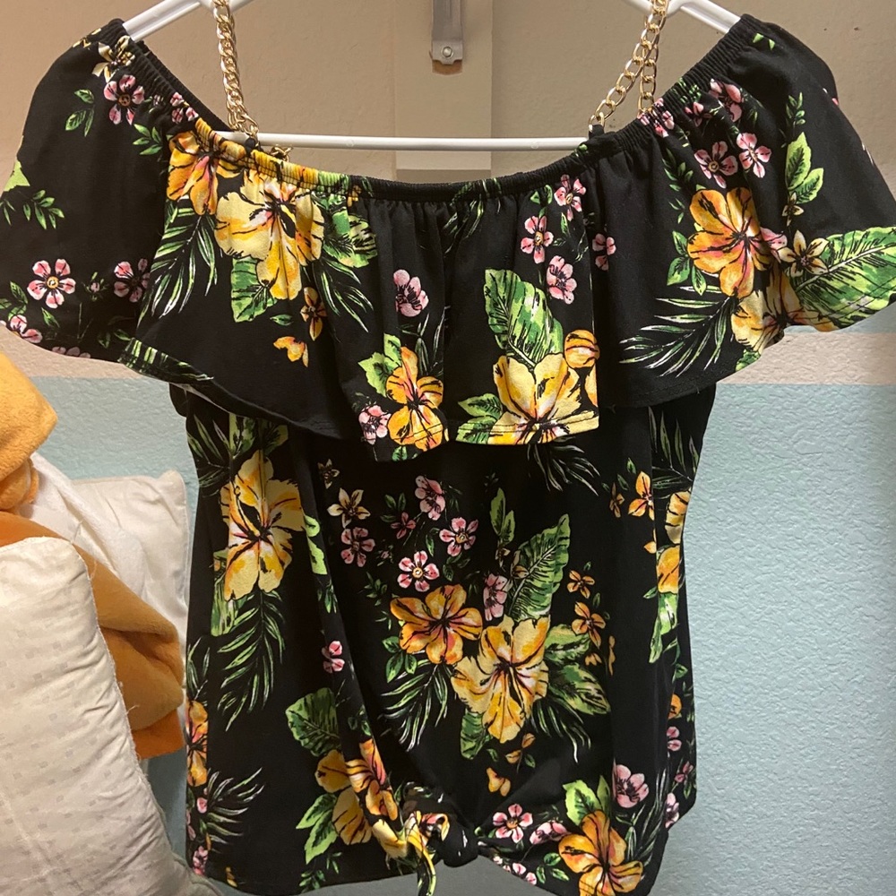 Black tropical off the shoulder top w chain straps